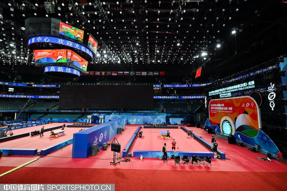 曼城替补席依然豪华